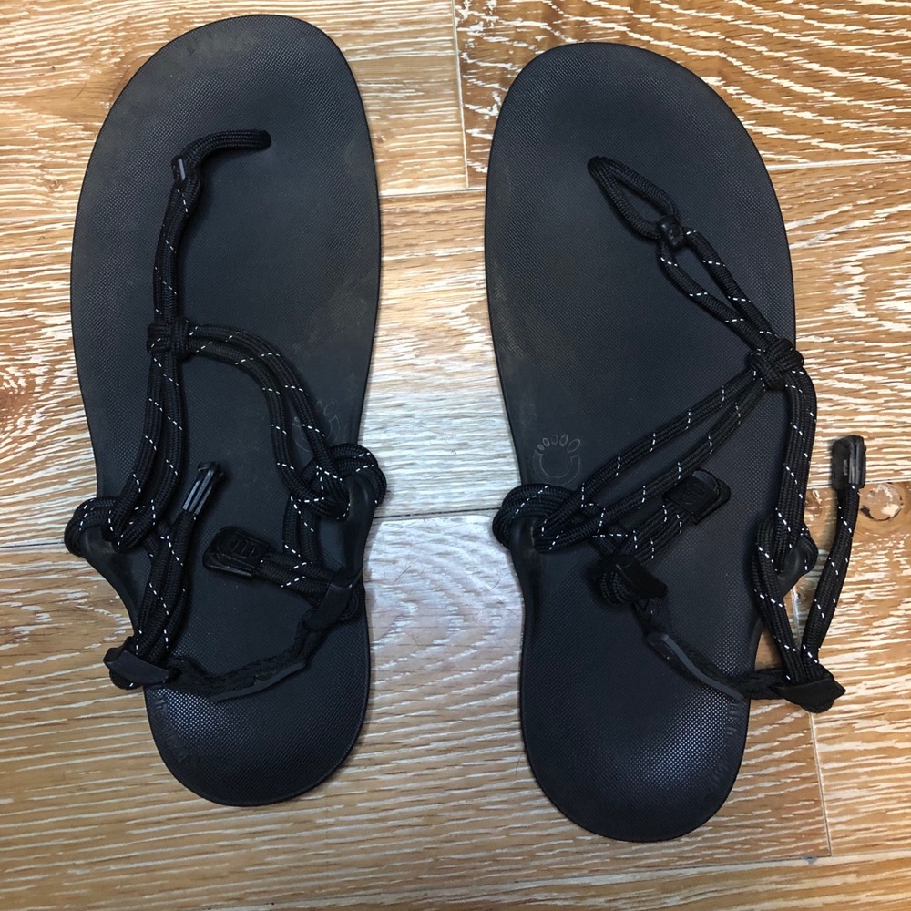 Men's size 9 Xero Shoe Genesis Sandal